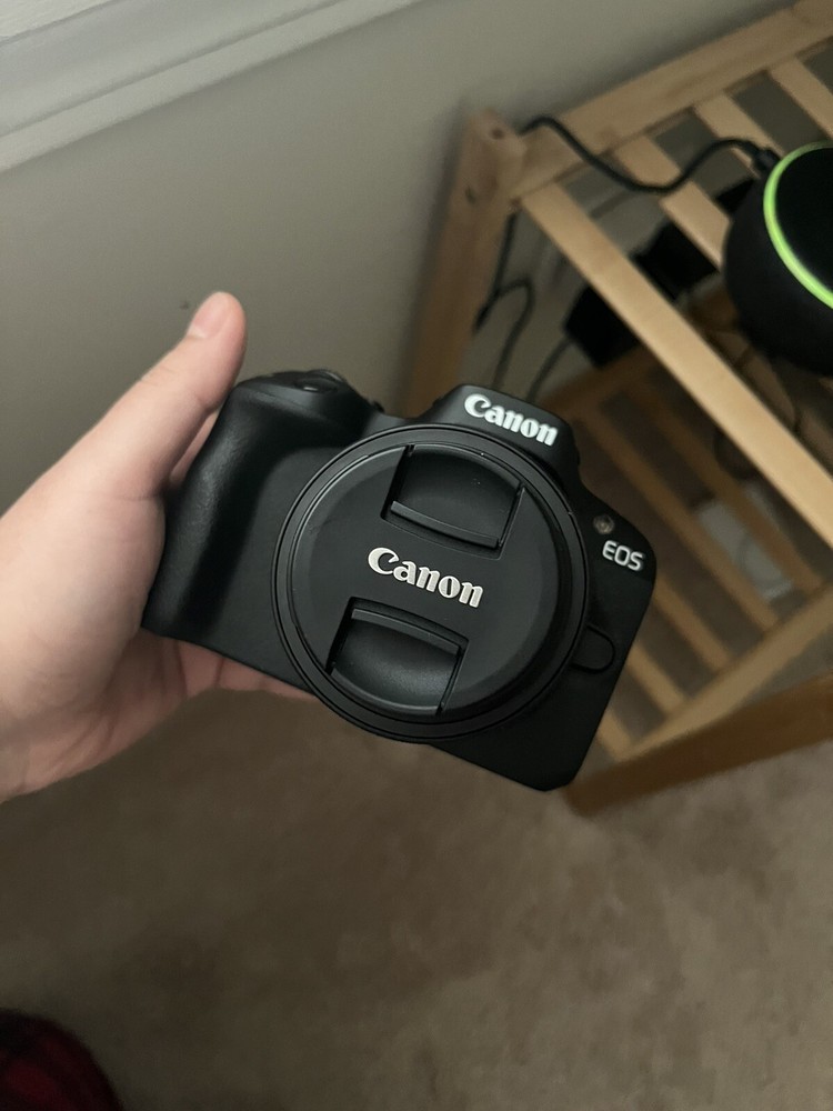 Canon EOS R50 4K Video Mirrorless Camera with RF-S 18-45mm f/4.5-6.3 IS STM Lens