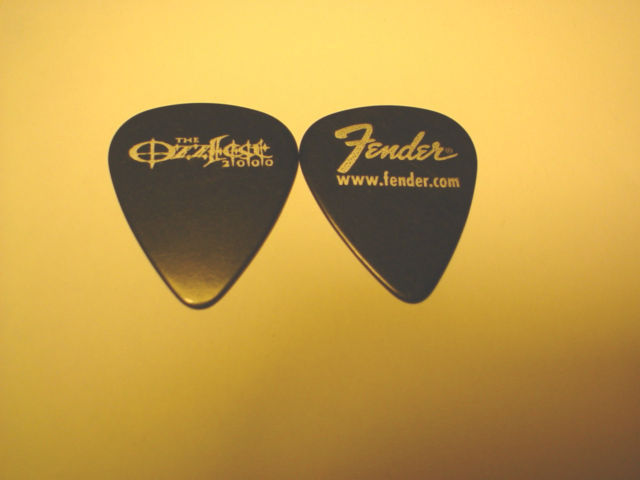 1 OZZFEST 2000 Concert Ozzy Osbourne GUITAR PICK Black Sabbath Gothic Logo