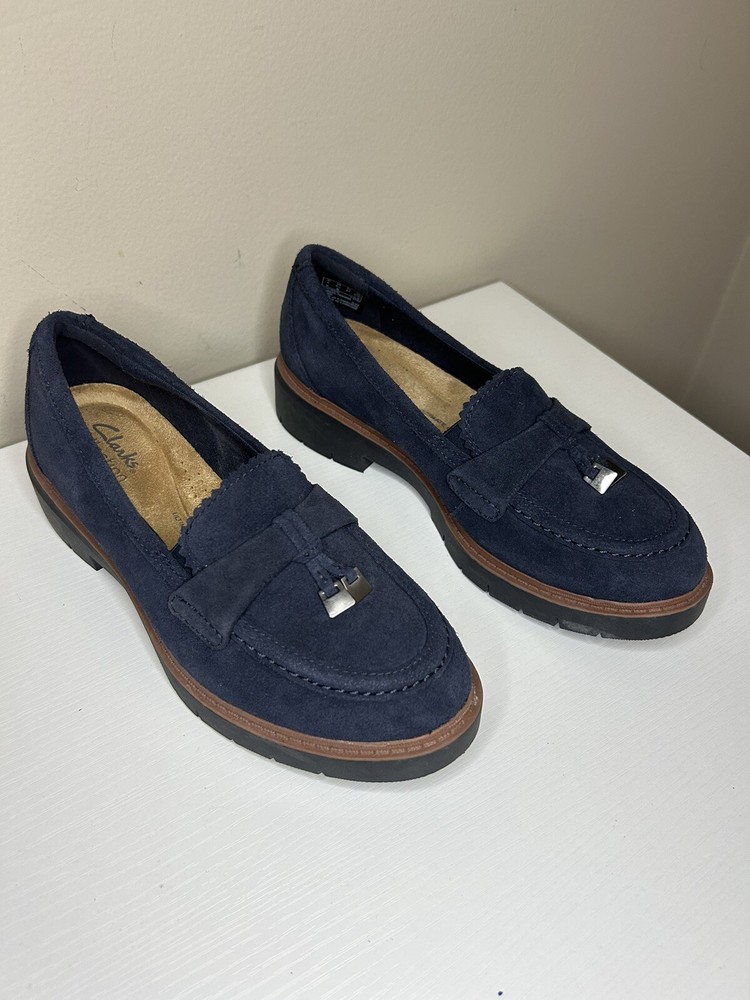 Clarks Westlynn Bella Navy Suede Tassel Loafer Size 8.5M