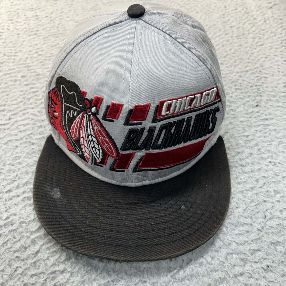 Chicago Blackhawks Hat Cap Men One Size Snapback   New Era Distressed Spot