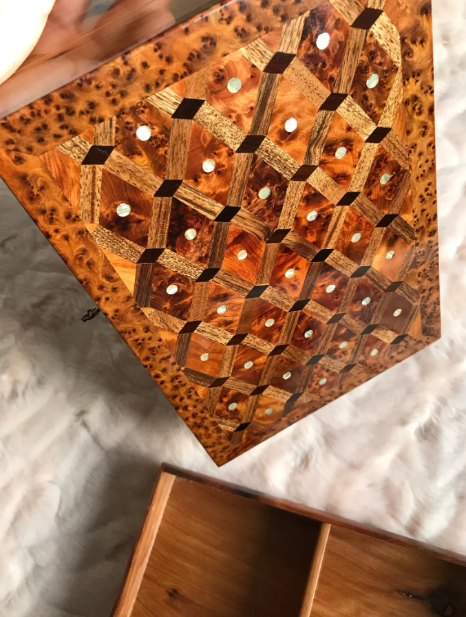 Moroccan Thuya wood jewelry box with mother of pearl and walnut wood inlay