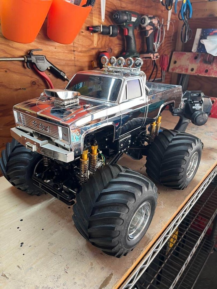 Tamiya Clod Buster Chrome Edition Monster Truck RC Radio Control Set