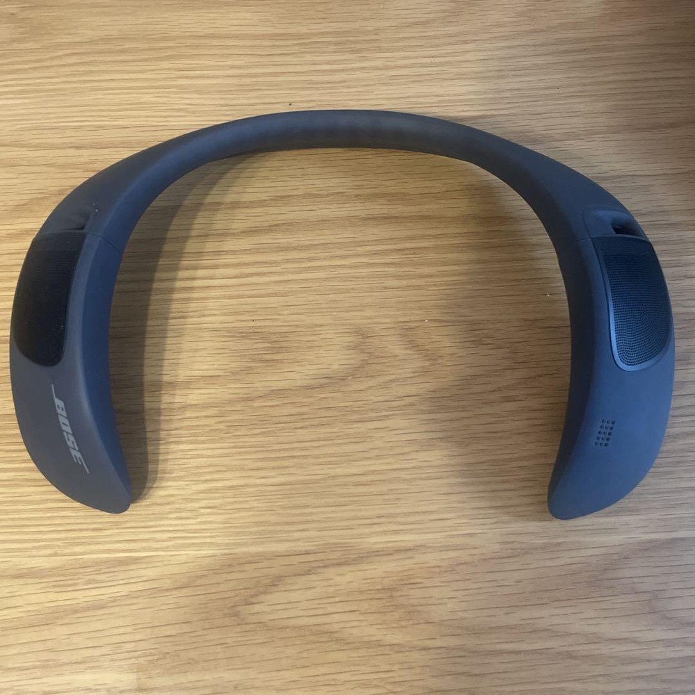 BOSE SoundWear Companion Wireless Speaker in Sleek Black Design