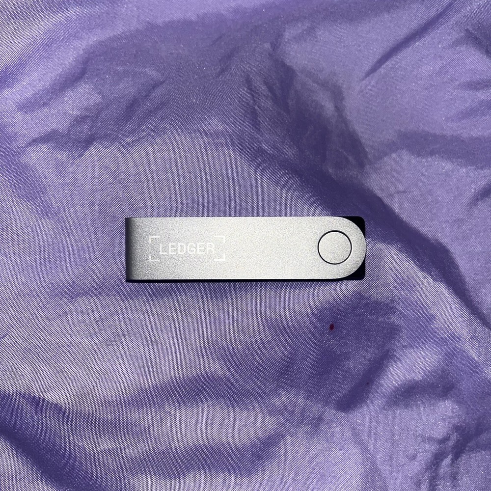 Ledger Nano S Cryptocurrency Bitcoin Hardware Wallet - Matte Black-image