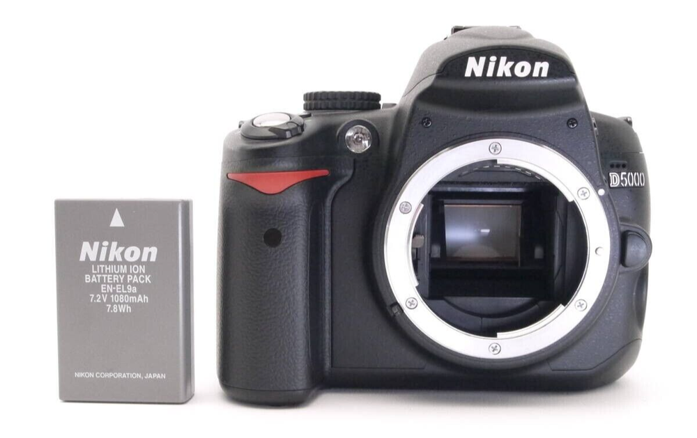 [Nwar Mint] Nikon D5000 12.3MP Digital SLR Camera 