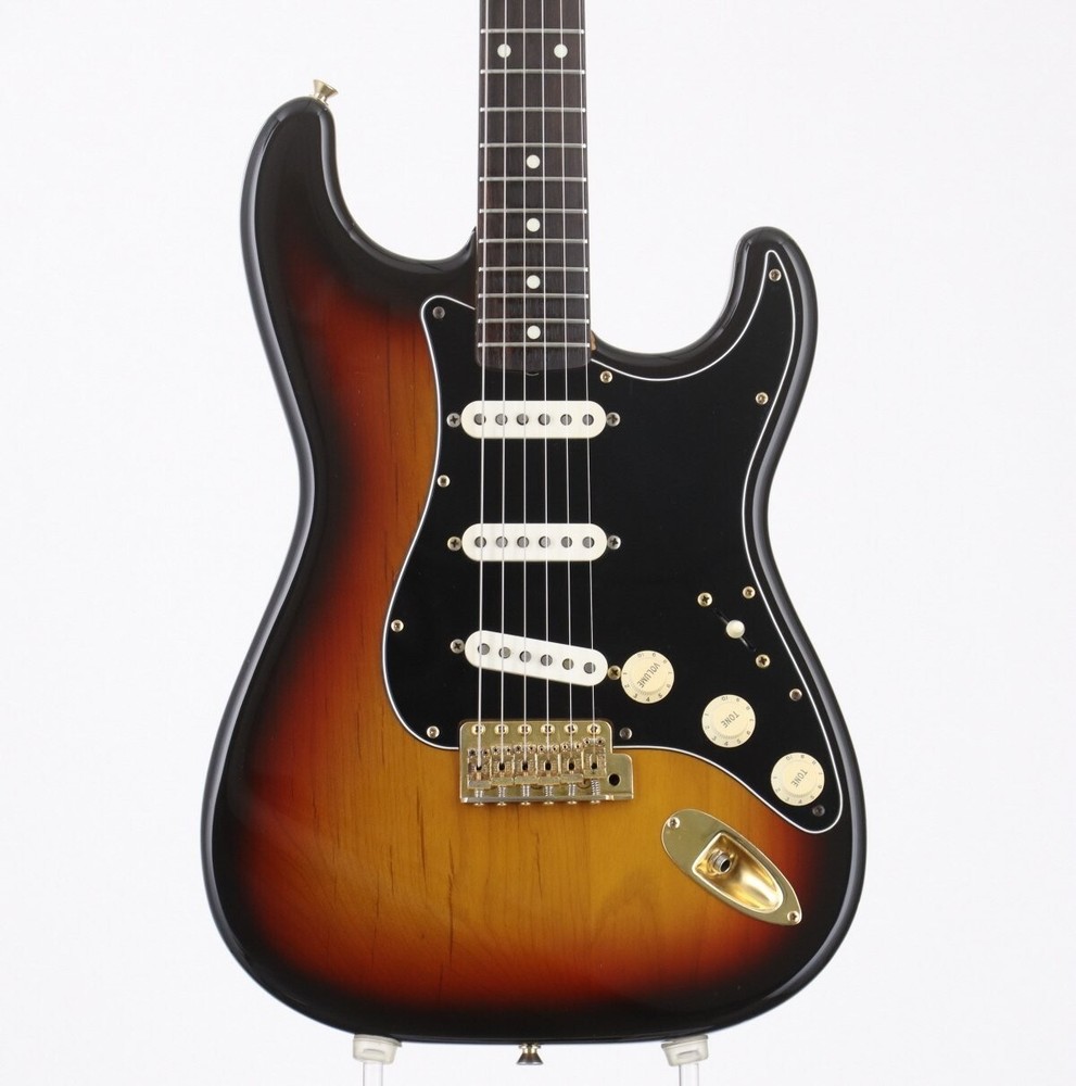 Fender Japan ST62G-80TX 3-Tone Sunburst 1990s electric guitar