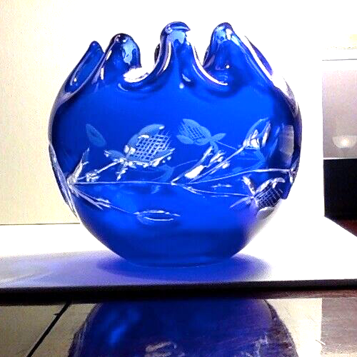 Bohemian Handmade Cobalt Blue Ruffled Rose Bowl Art Glass Vase