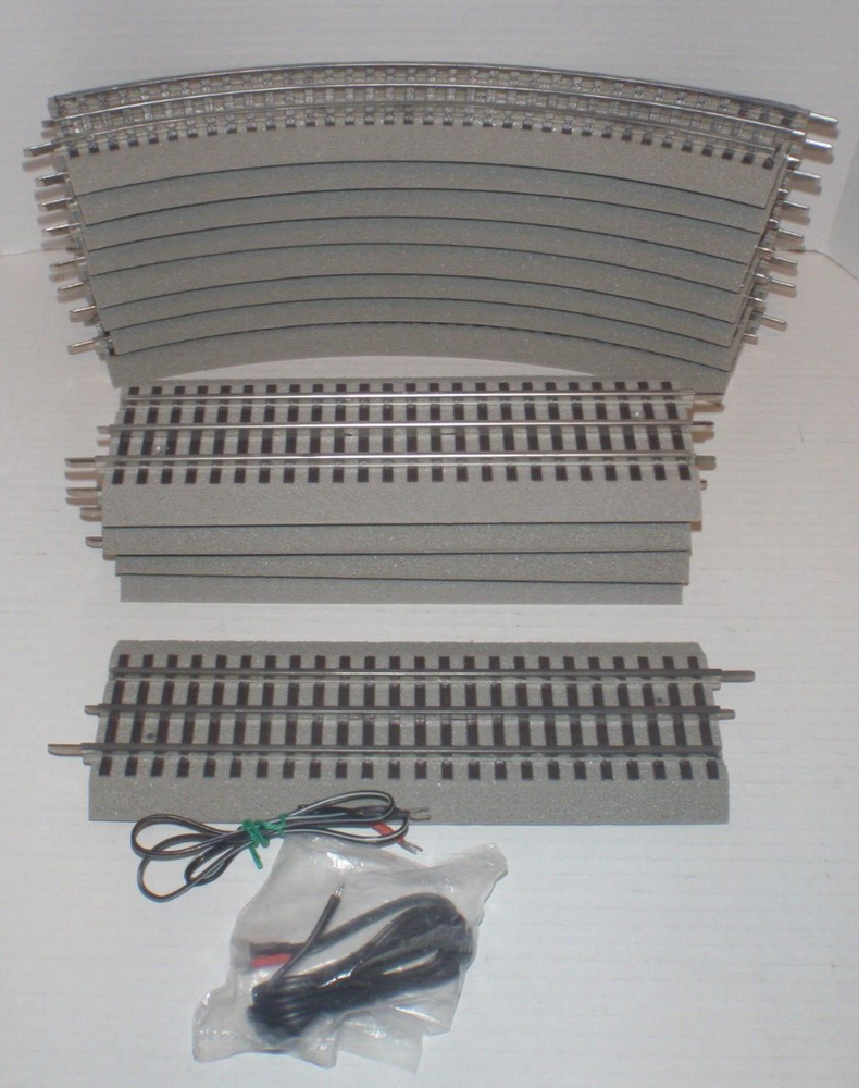 LIONEL FASTRACK TRAIN TRACK O GAUGE 13 Piece Lot