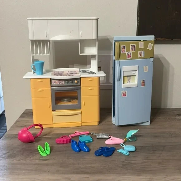 PRE OWNED LOT OF BARBIE KITCHEN AND OTHER DOLL ACCESSORIES SHOES PURSES HELMET