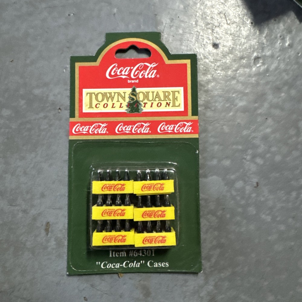 Coca-Cola Yellow Cases Town Square Collection 7900 Vintage NEW