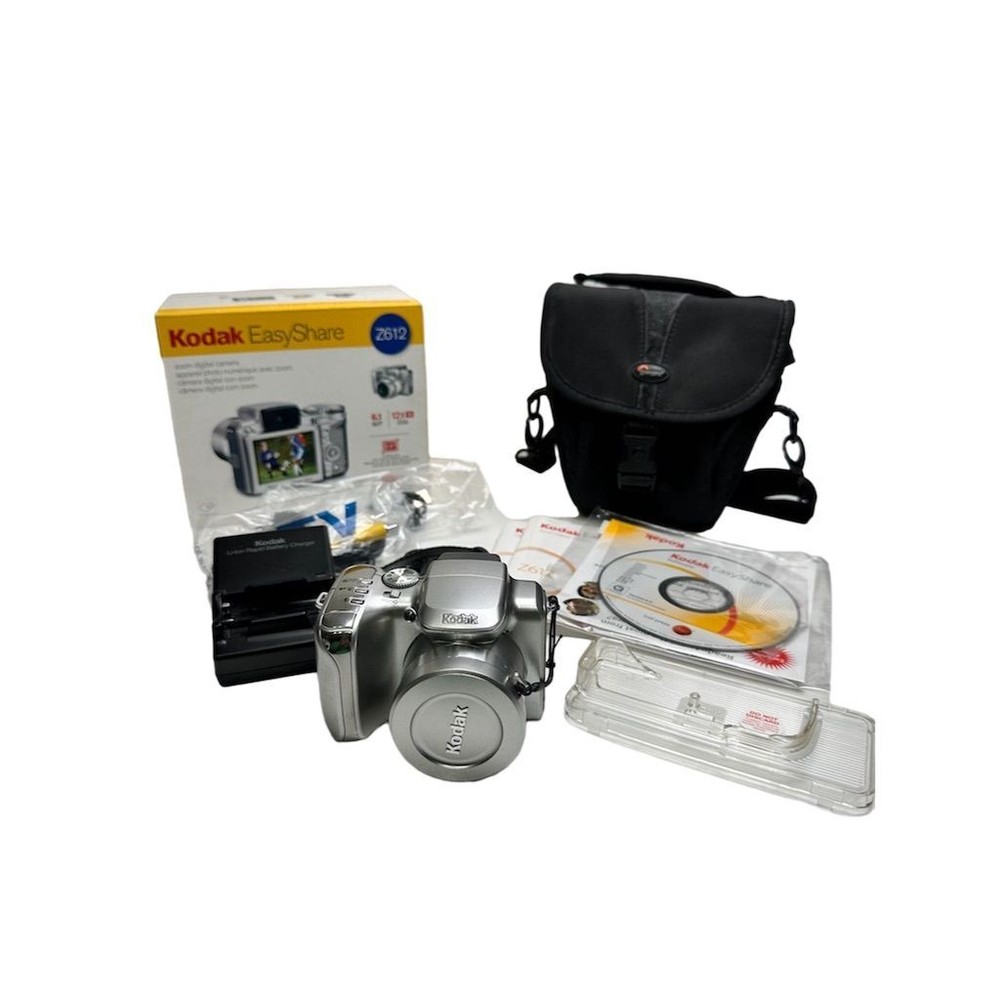 Kodak EasyShare Z612 Digital Camera Bundle with Bag 6.1MP 12x Zoom Silver
