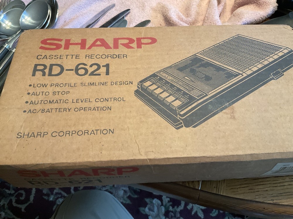 Sharp Cassette Tape  Recorder RD-621 Vintage. Tested