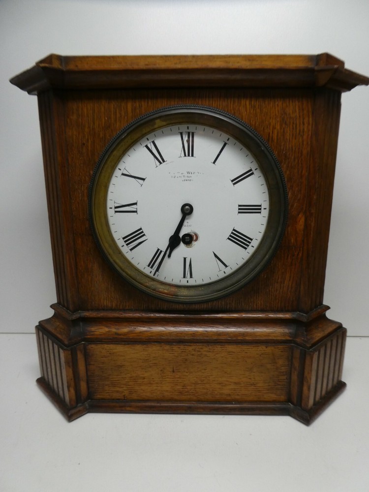 ANTIQUE VICTORIAN WEBSTERS QUEEN VICTORIA OAK MANTLE BRACKET FUSEE CLOCK ESTATE