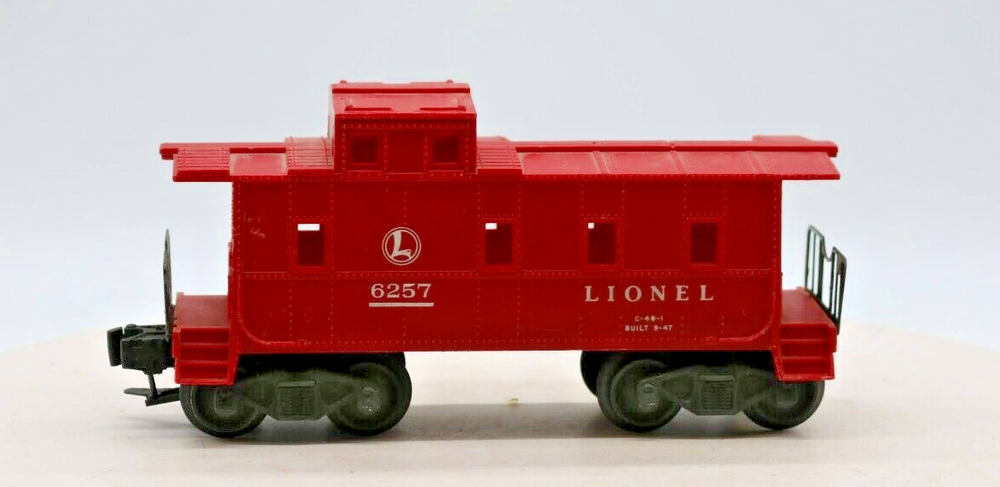 Lionel O-27 Southern Pacific Red Caboose 6257 1:48 Scale Post War Model