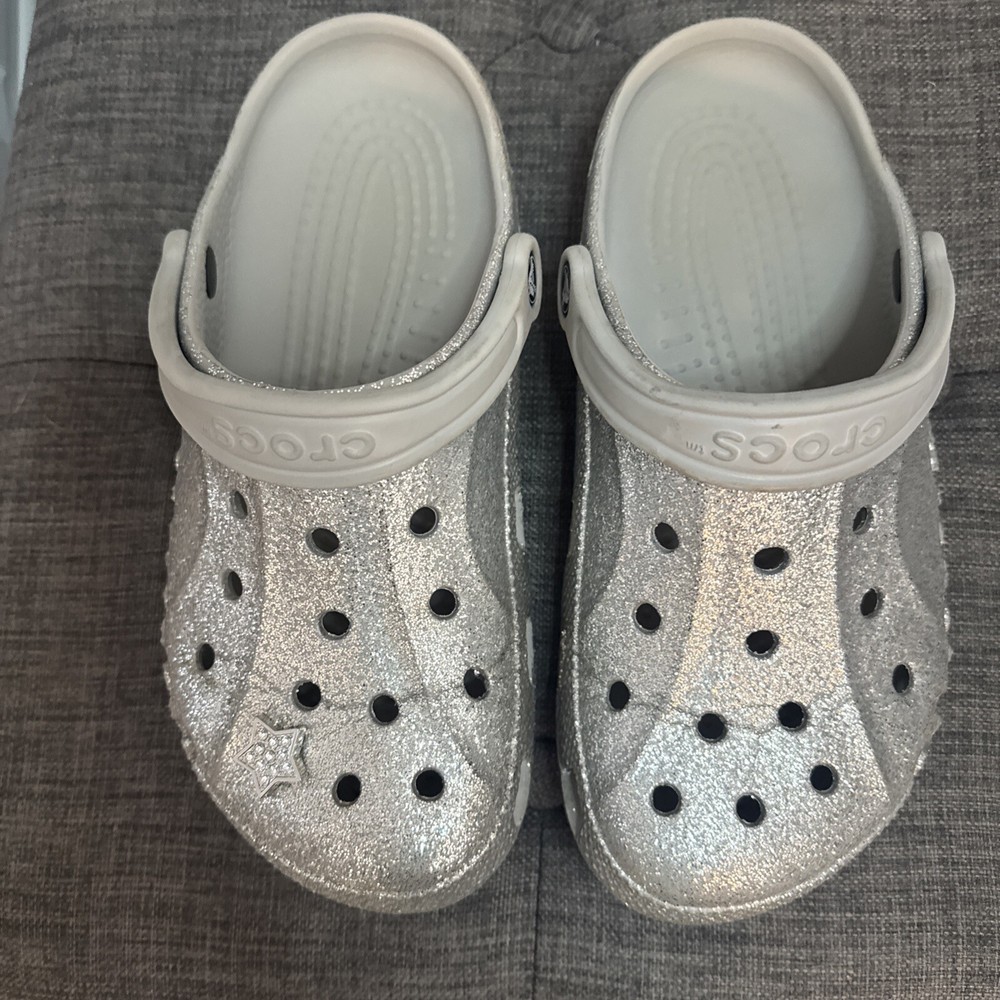 Crocs Silver GlitterClog Shoes for Unisex Adult, Size 9w/7m Silver/gray