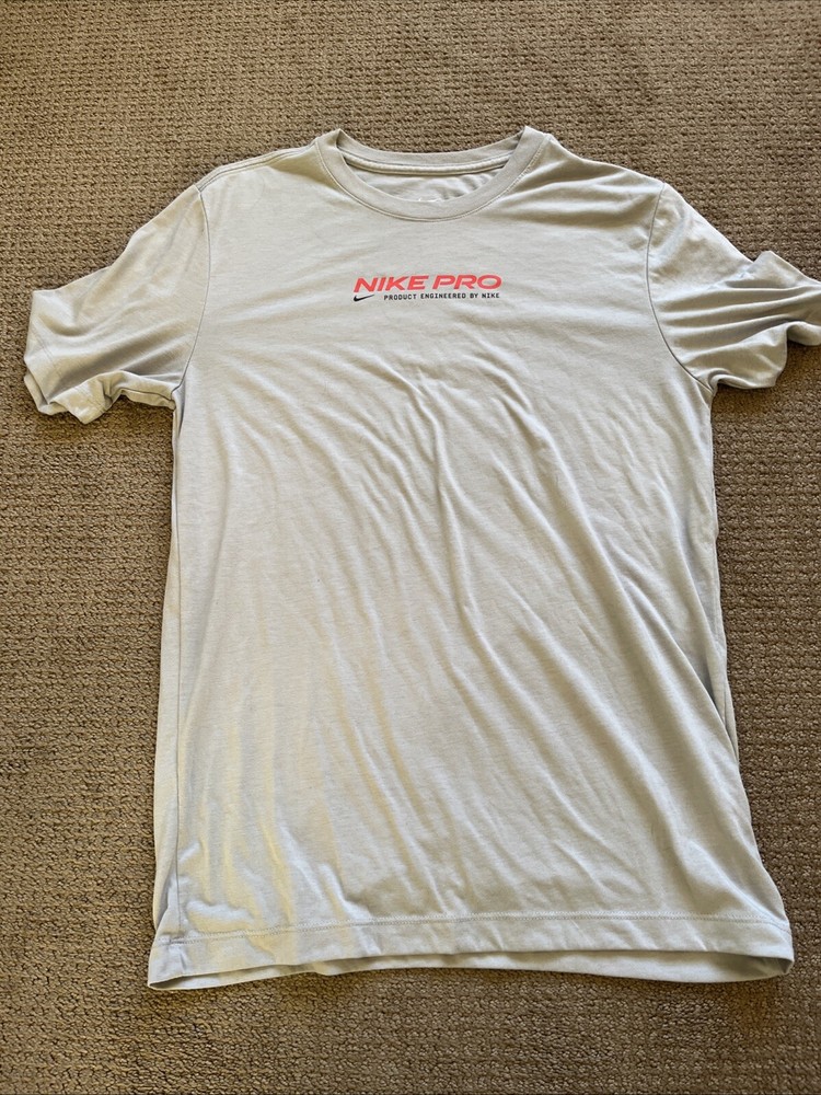 Nike Pro Men’s Small Tshirt