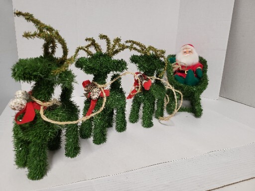Vintage FOLK ART HANDCRAFTED SANTA REINDEER & SLEIGH CHRISTMAS PINE CENTERPIECE