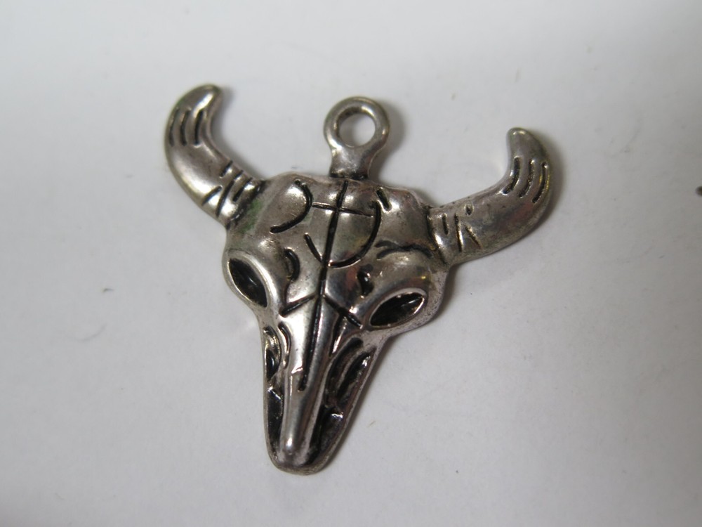 VINTAGE Sterling BULL STEER COW SKULL Silver Bracelet Charm