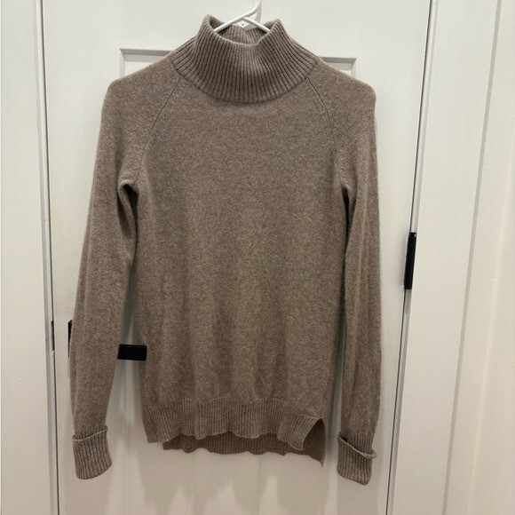 Halogen Womens 2 Ply Cashmere Sweater Size S tan Turtleneck