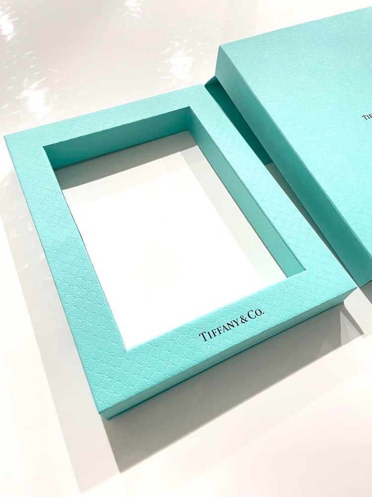 TIFFANY & Co. Novelty Paper Picture and/or Photo Frame  Pre-owned Not-Used