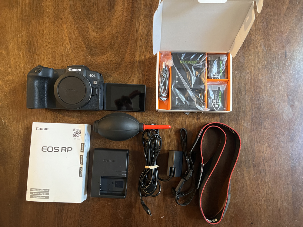 Canon EOS RP Body Full Frame With Neewer Charger & Batteries Great Condition