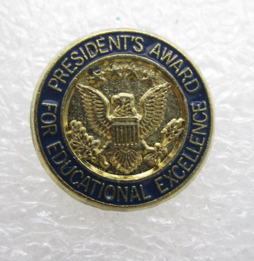 President Award for Educational Excellence Lapel Pin (C868)