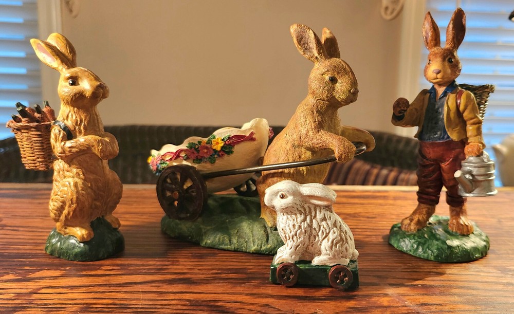 Russ Olde World Heritage Rabbits Bunnies Lot of 4 Figurines Basket Carrots