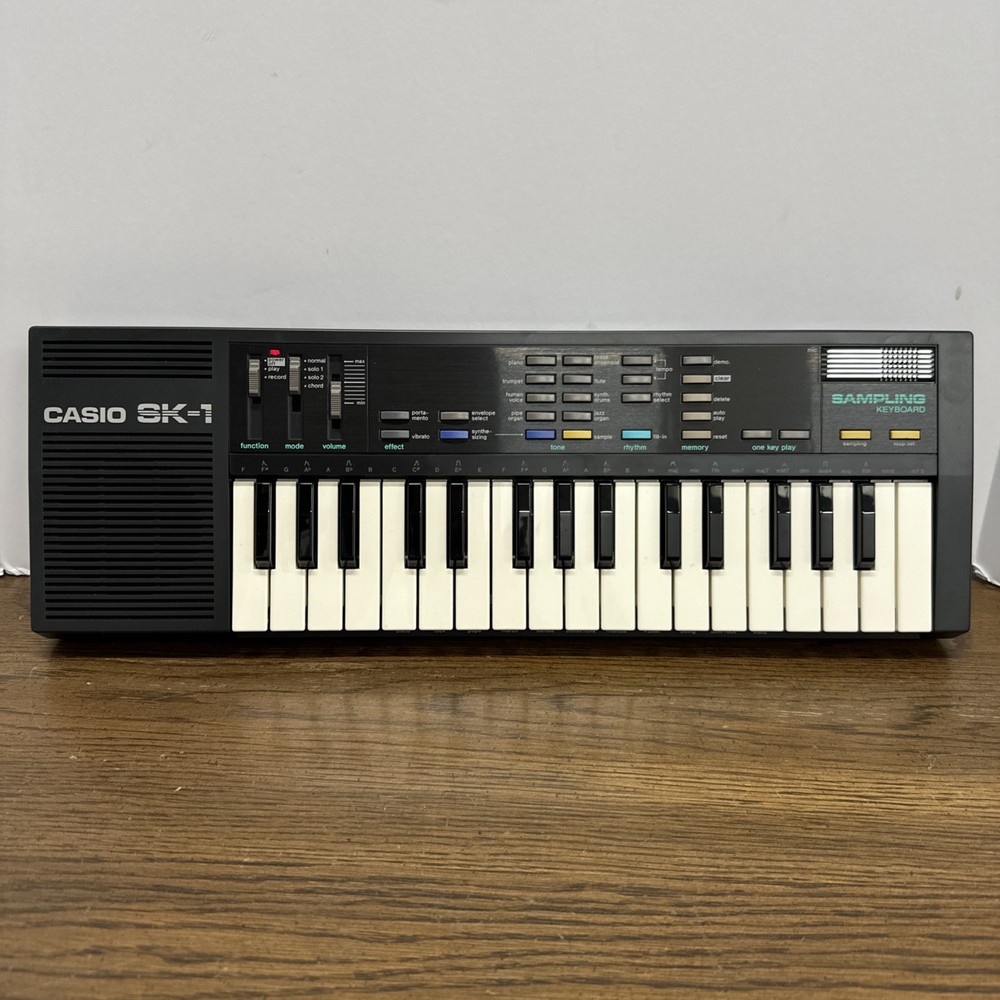 Casio SK-1 Portable 32 Key Sampling Keyboard New/open box. Working!!