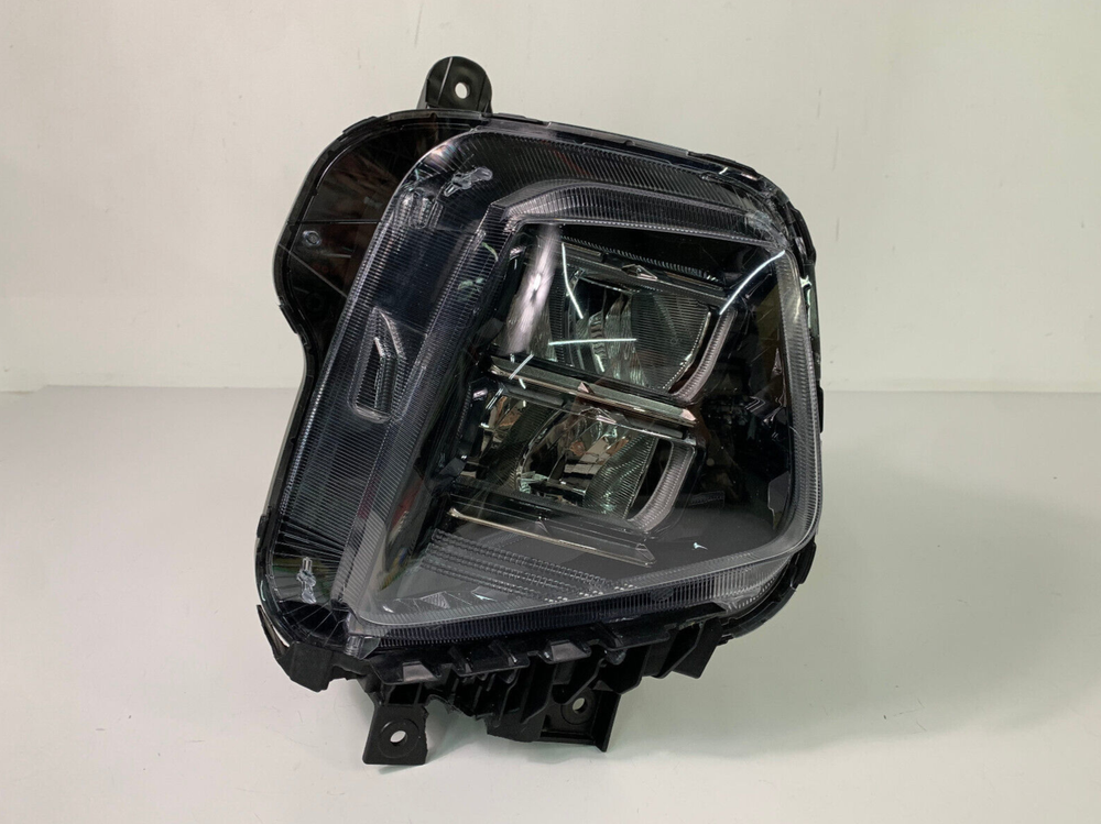 2022 2023 2024 Hyundai Tucson Right Passenger Side Reflector LED Headlight OEM