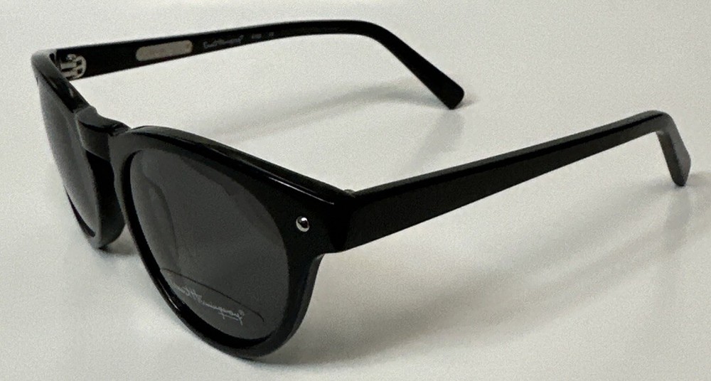 Ernest Hemingway Vintage Inspired Polarized Sunglass Collection 4722 Black 50 mm