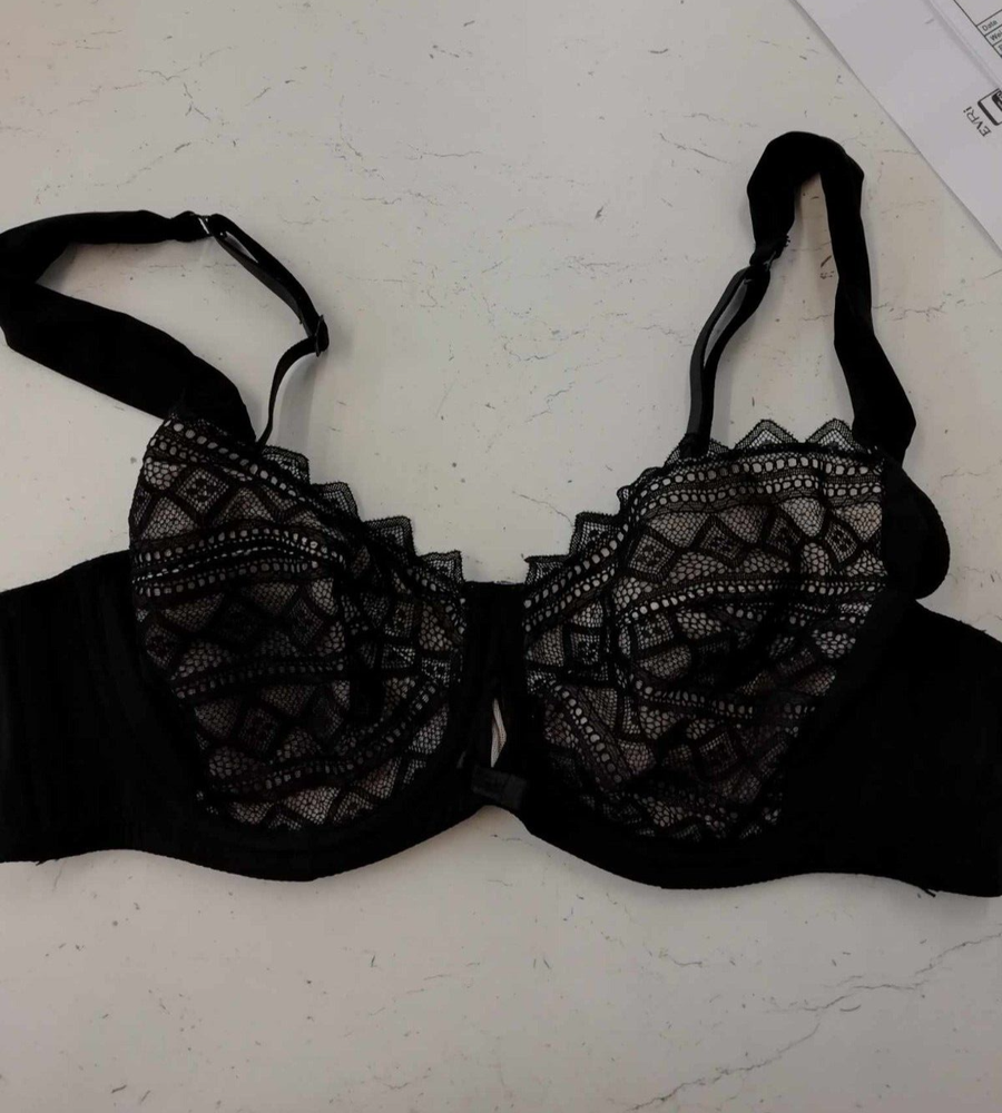 LOUISE MARNAY LADIES BLACK / NUDE GEO LACE DETAIL BRA SIZE 34D NEW (ref 861)