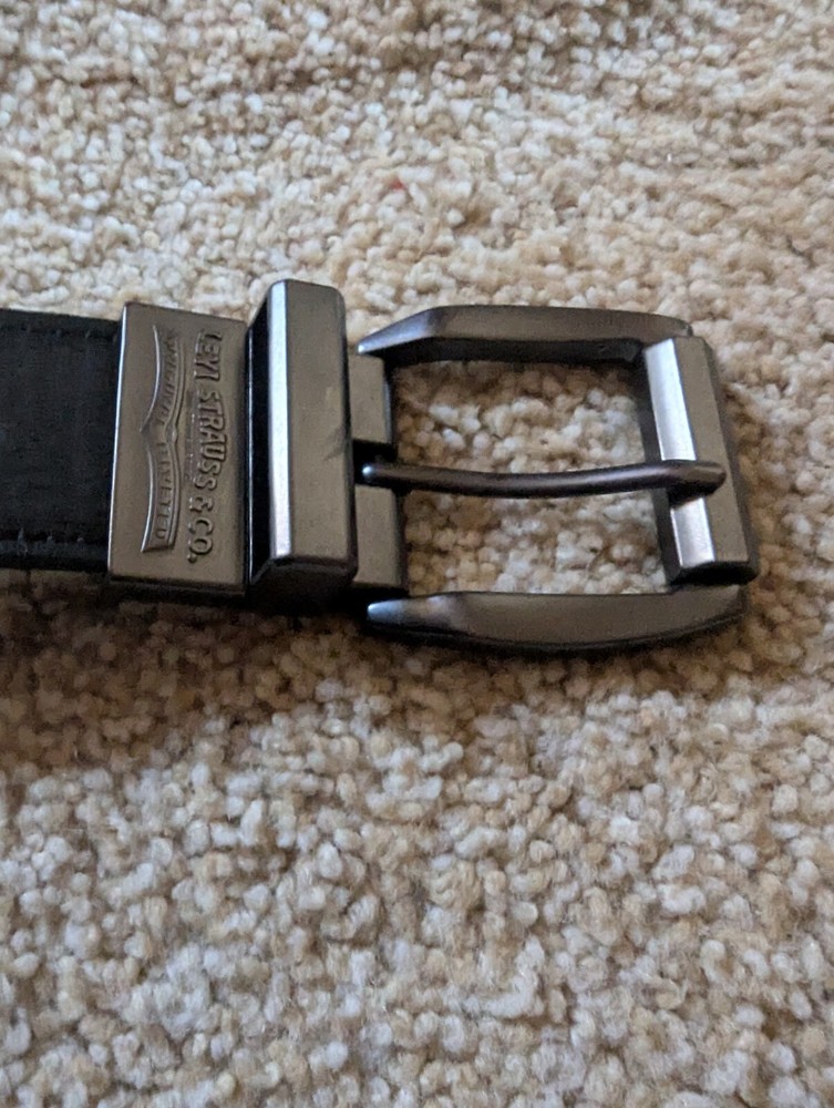 Men's Black Levi's Bonded Leather Belt. L ( 30 - 32 )