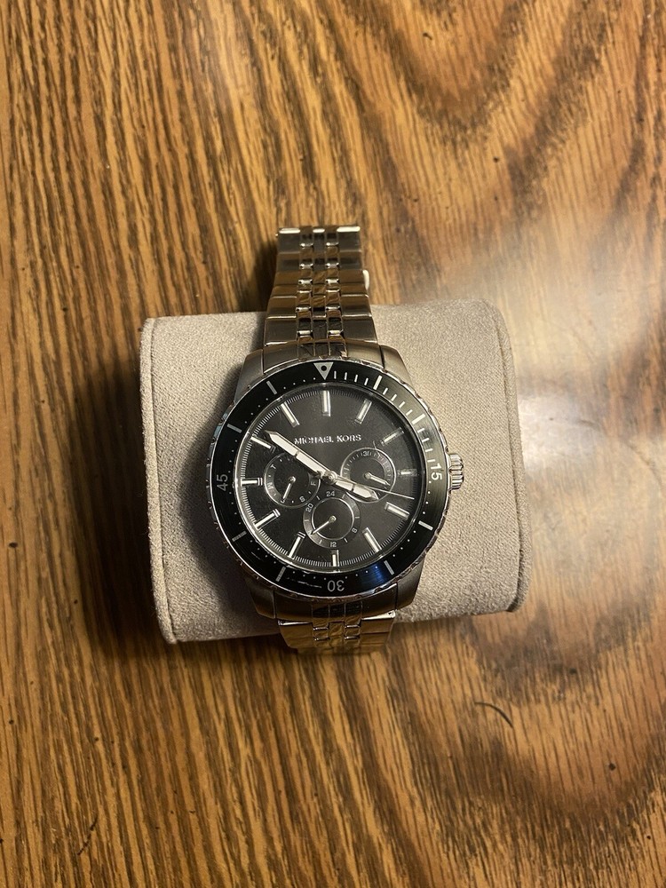 Michael Kors stylish luxury watch for women and men