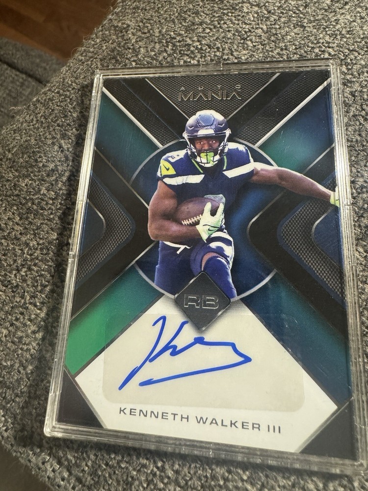 Kenneth Walker III Auto Mania AM-TR98 Autographed Seattle Seahawks Rookie