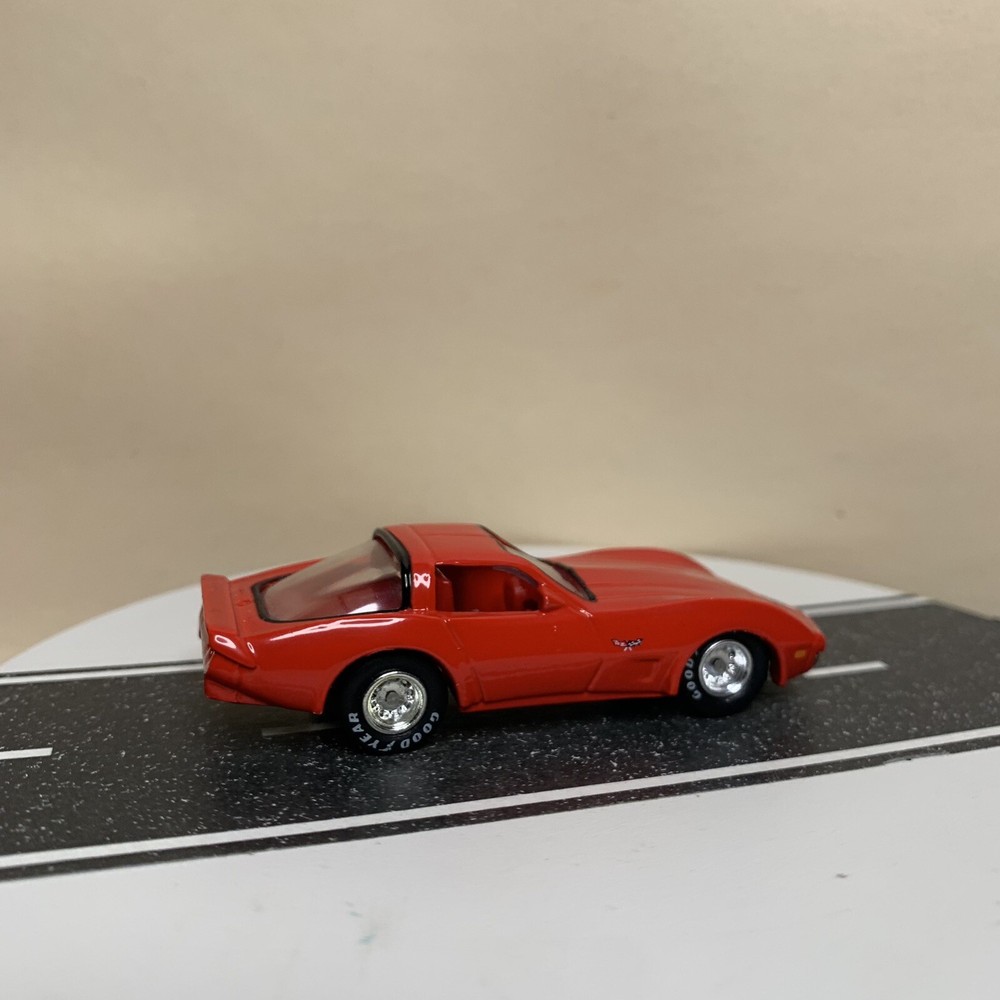 Johnny Lightning Classic Gold Collection 1979 Chevy Corvette Coupe C3 Red 1:64