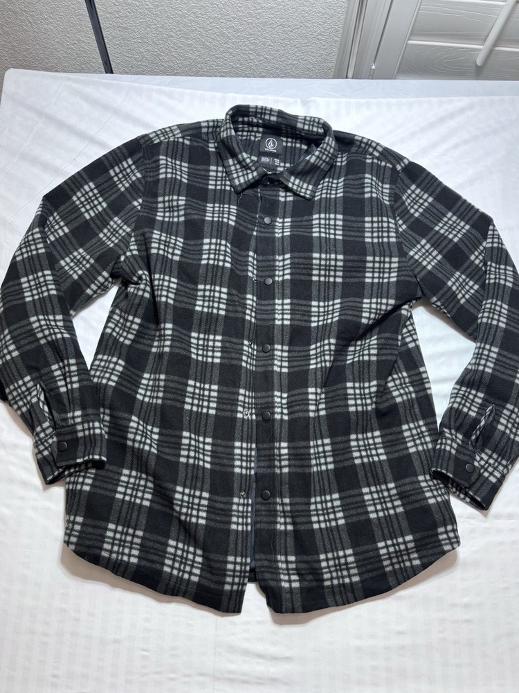 VOLCOM Mens XL Black Plaid Flannel Shacket Skater Dad Outdoor Jacket