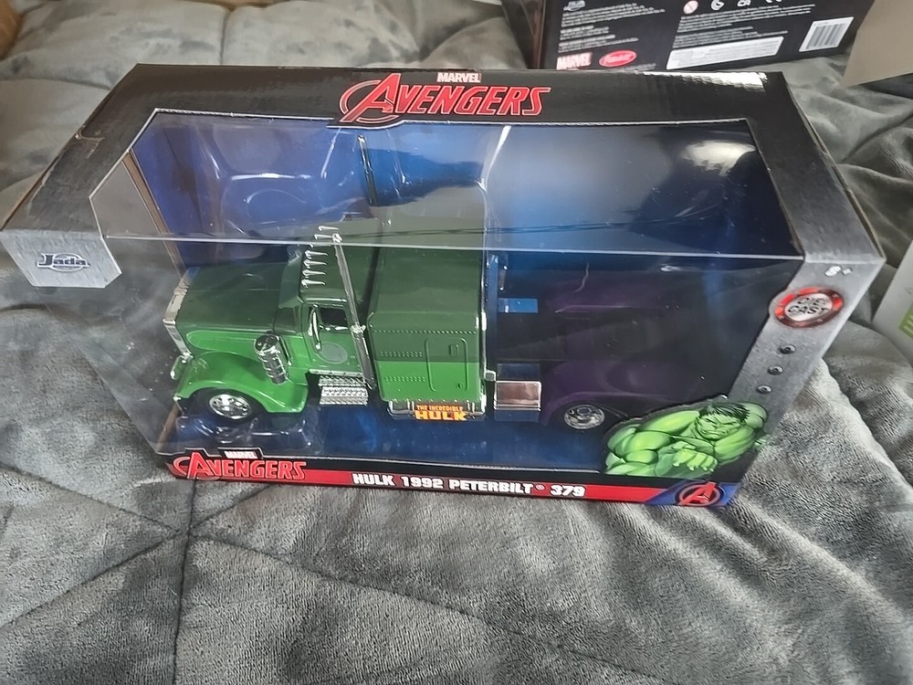 JADA MARVEL AVENGERS HULK 1992 PETERBILT 379 1:24 DIECAST TRUCK CAR GREEN Disney