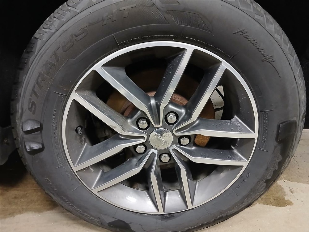 Aluminum 18x8 5x127mm Wheel 5XK991STAB Fits 17-20 Grand Cherokee 2959651