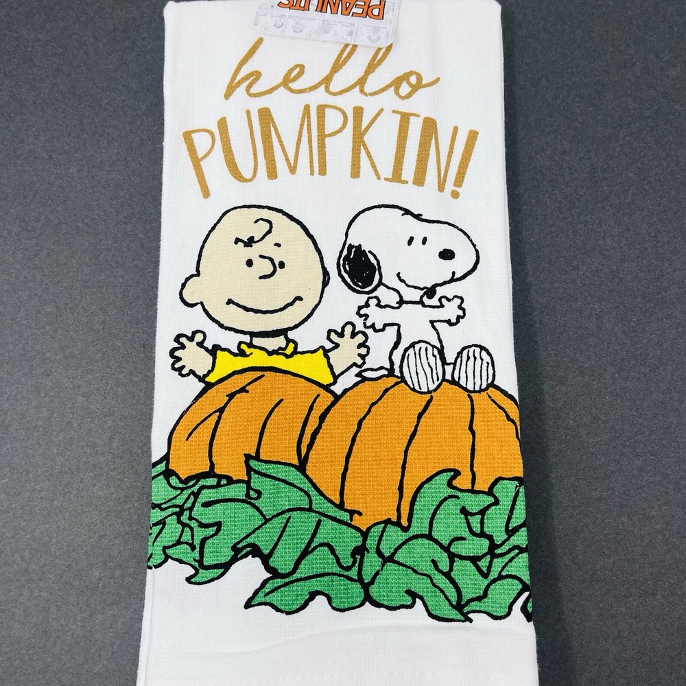 PEANUTS Snoopy Charlie Brown 2 Pack Hand Kitchen Bath Towels Hello Pumpkin NEW