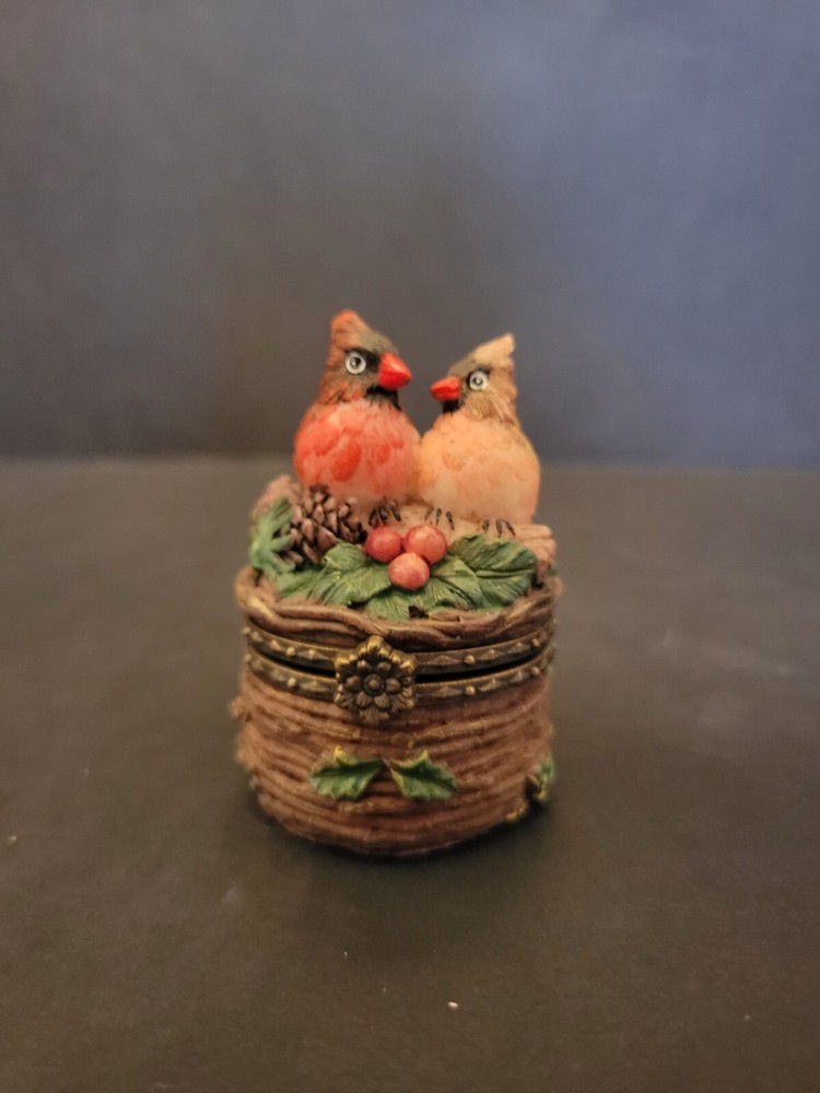 Cardinal Lovebird Trinket Box with Winter Nest Figurine 🐦❄️