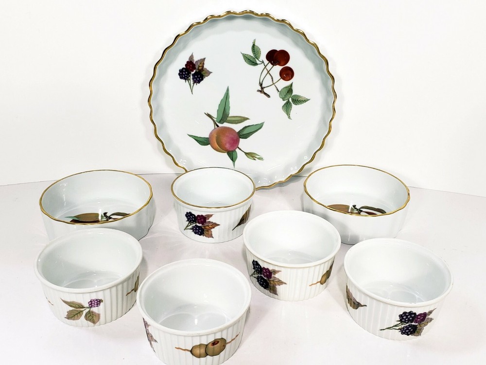 Royal Worcester Evesham Quiche Dish & 8 Custard Ramkins Set  