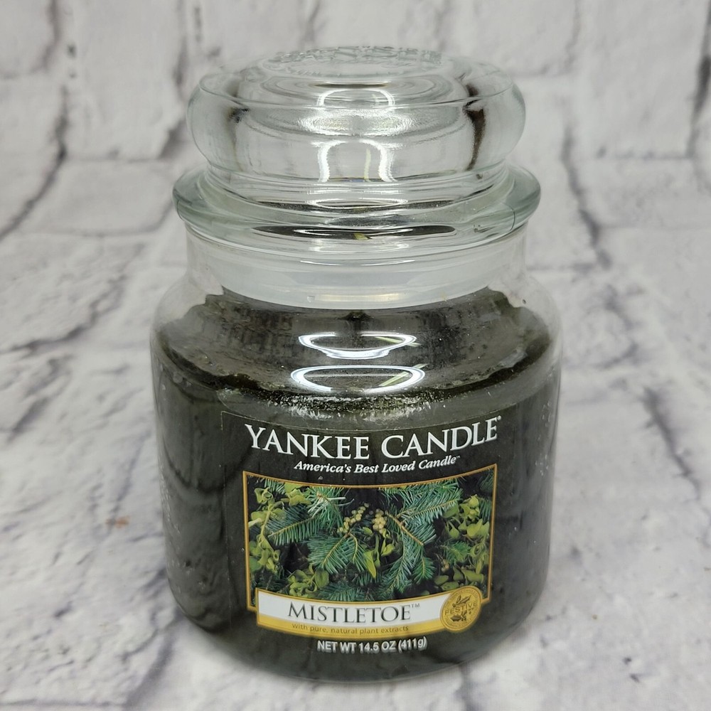 Yankee Candle Christmas Mistletoe Scented 14.5 Oz Jar Green Holiday Décor