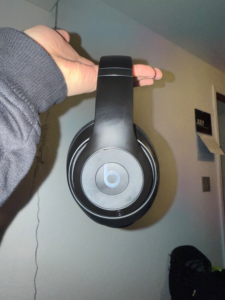 Beats by Dr. Dre Studio Pro Wireless Bluetooth Headphones - Black MQTP3LL/A