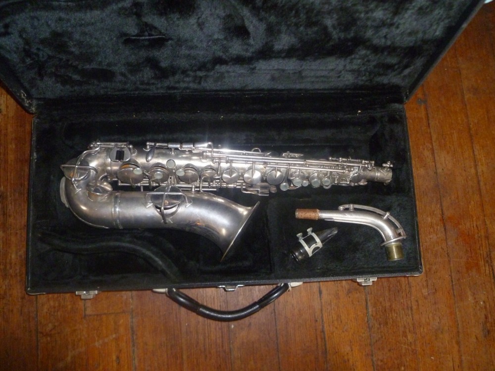 Vintage King  H. White   Alto Saxophone    With Case   Silver Finish  CA. 1924