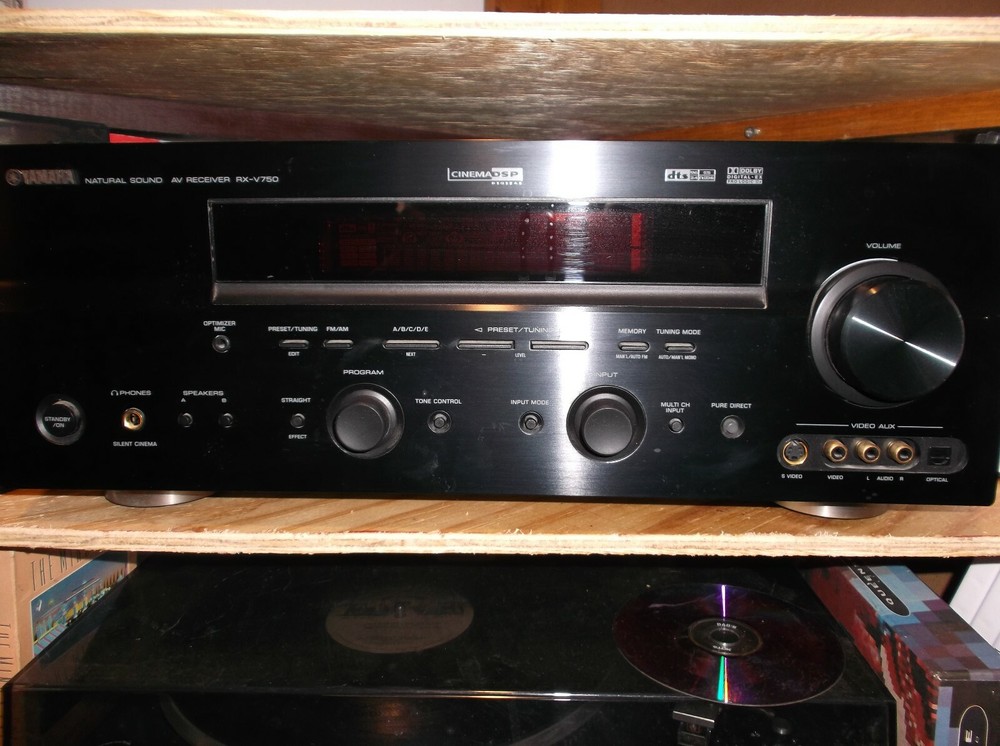 Yamaha RX V750 7.1 Channel 100 Watt Receiver
