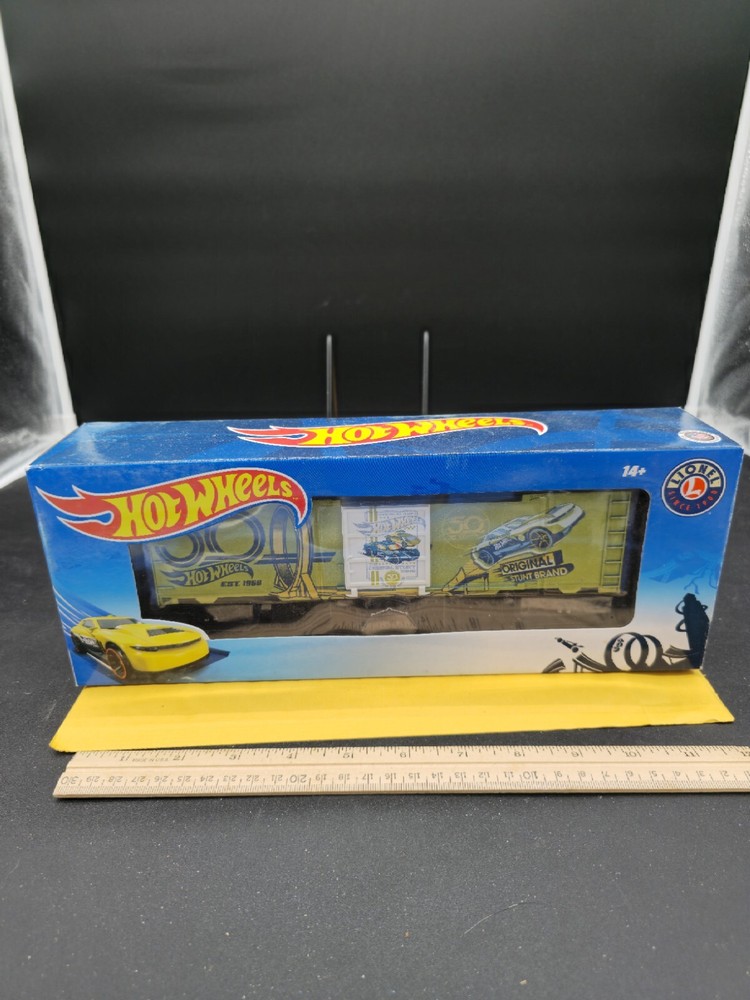 LIONEL HOT WHEELS 50TH ANNIVERSITY BOXCAR O GAUGE #6-85065