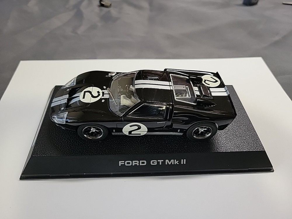 1:32 Hornby Black #2 Ford GT MK II Le Mans 1966