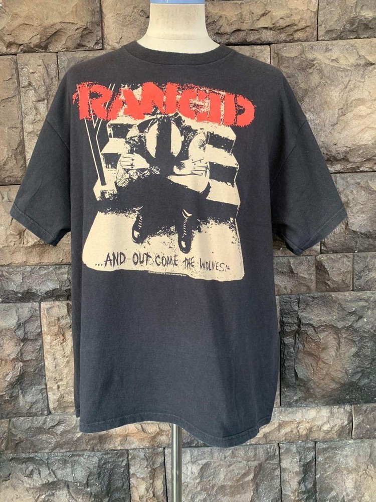 SALE 2005 Rancid and Out Come the Wolves Rock Band T Shirt vtg