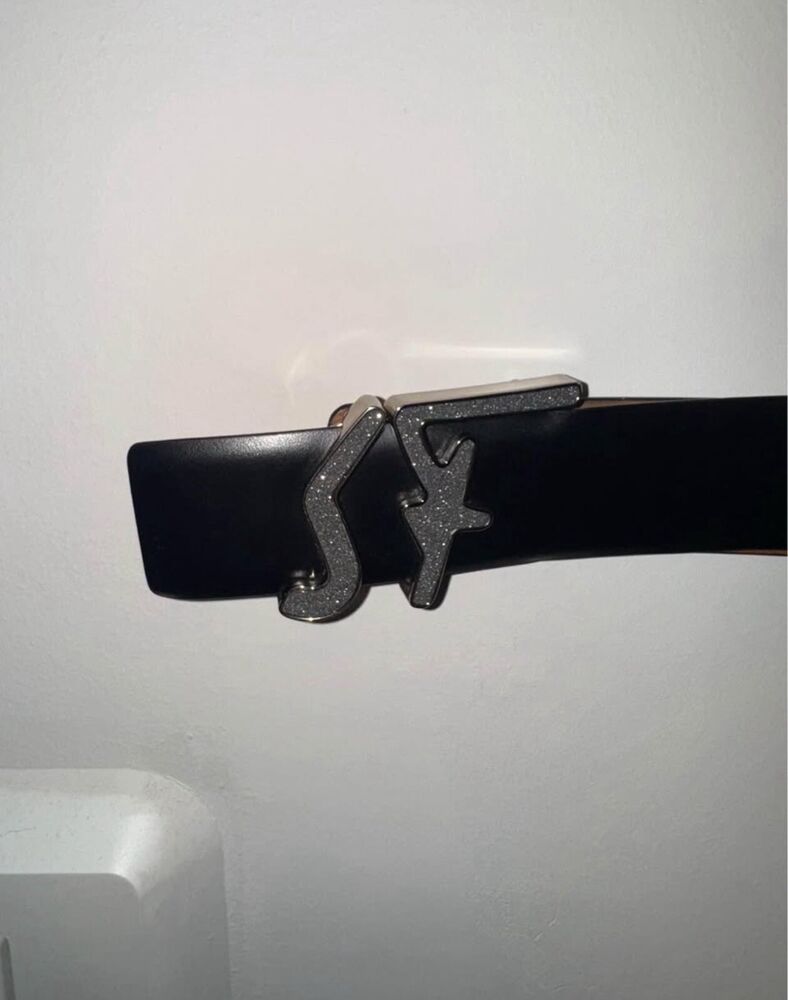 Ferragamo Leather Belt for Men and Women with Signature Gancini Buckle