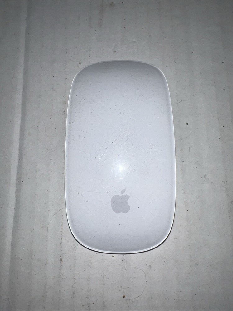 Apple Magic Mouse A1657 in Excellent Condition – Sleek, Functional, and Like New